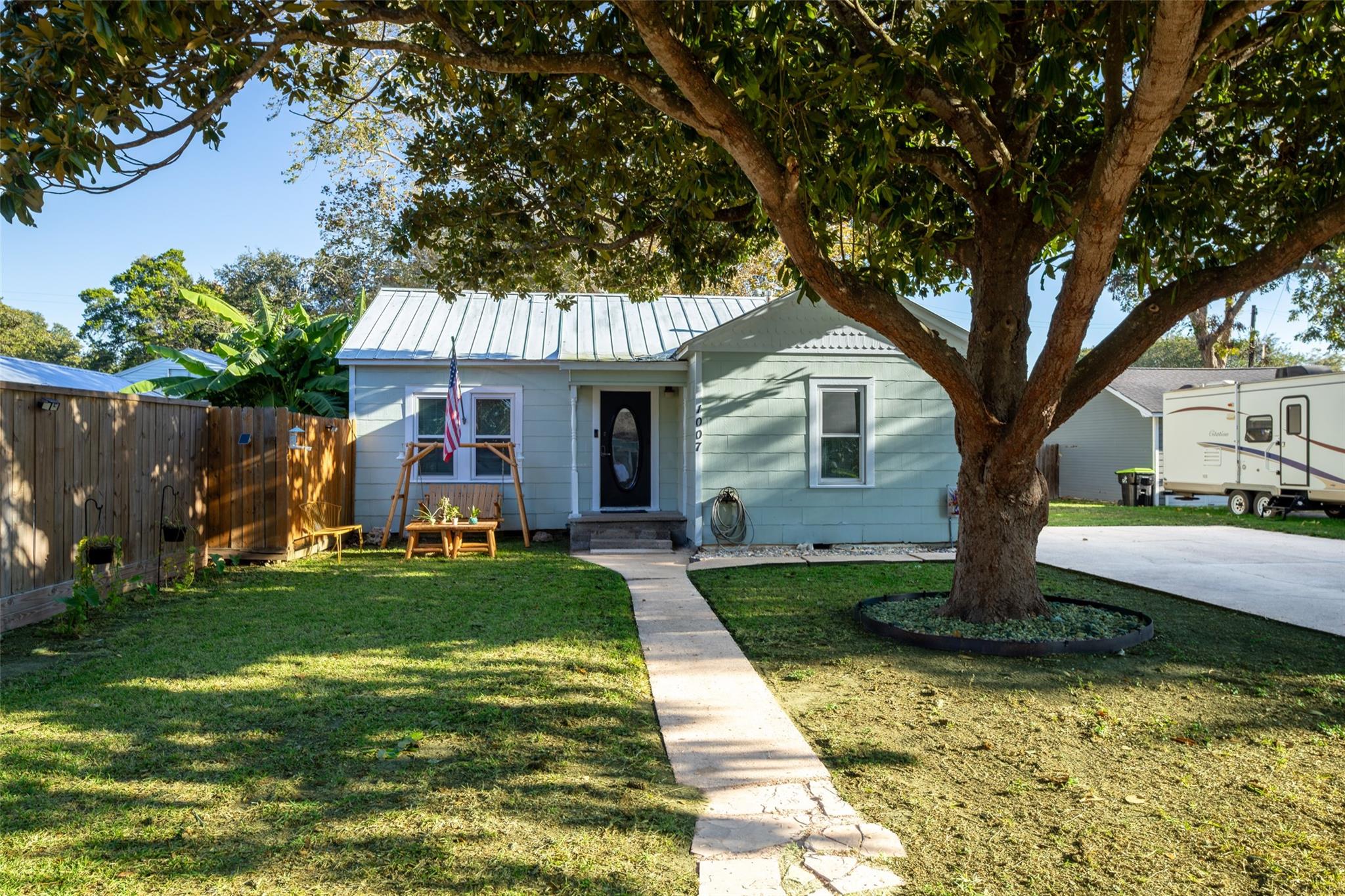 1007 Breezy Lane