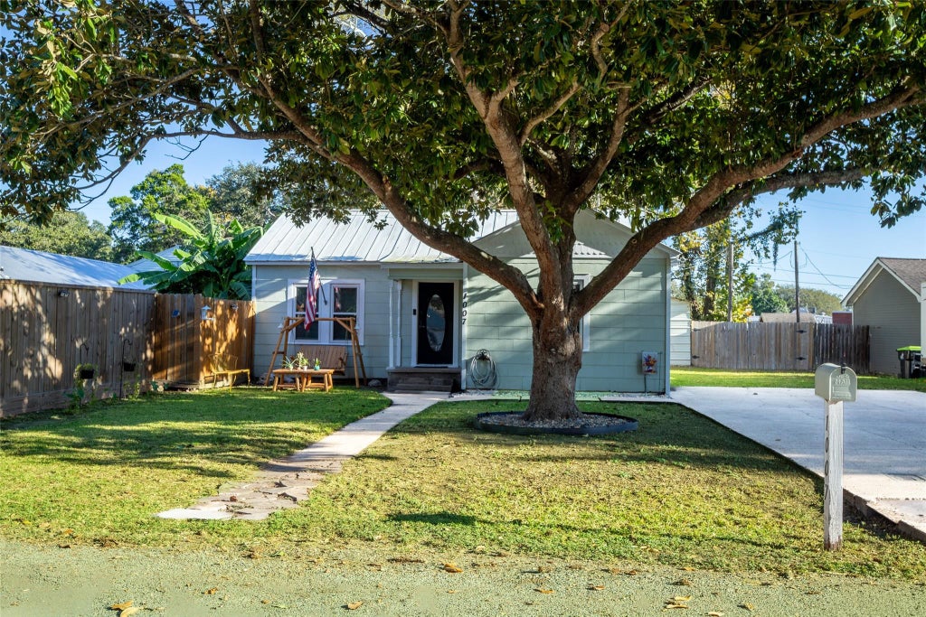 Photo of 1007 Breezy Lane, Wharton, TX 77488 (MLS # 72973682)