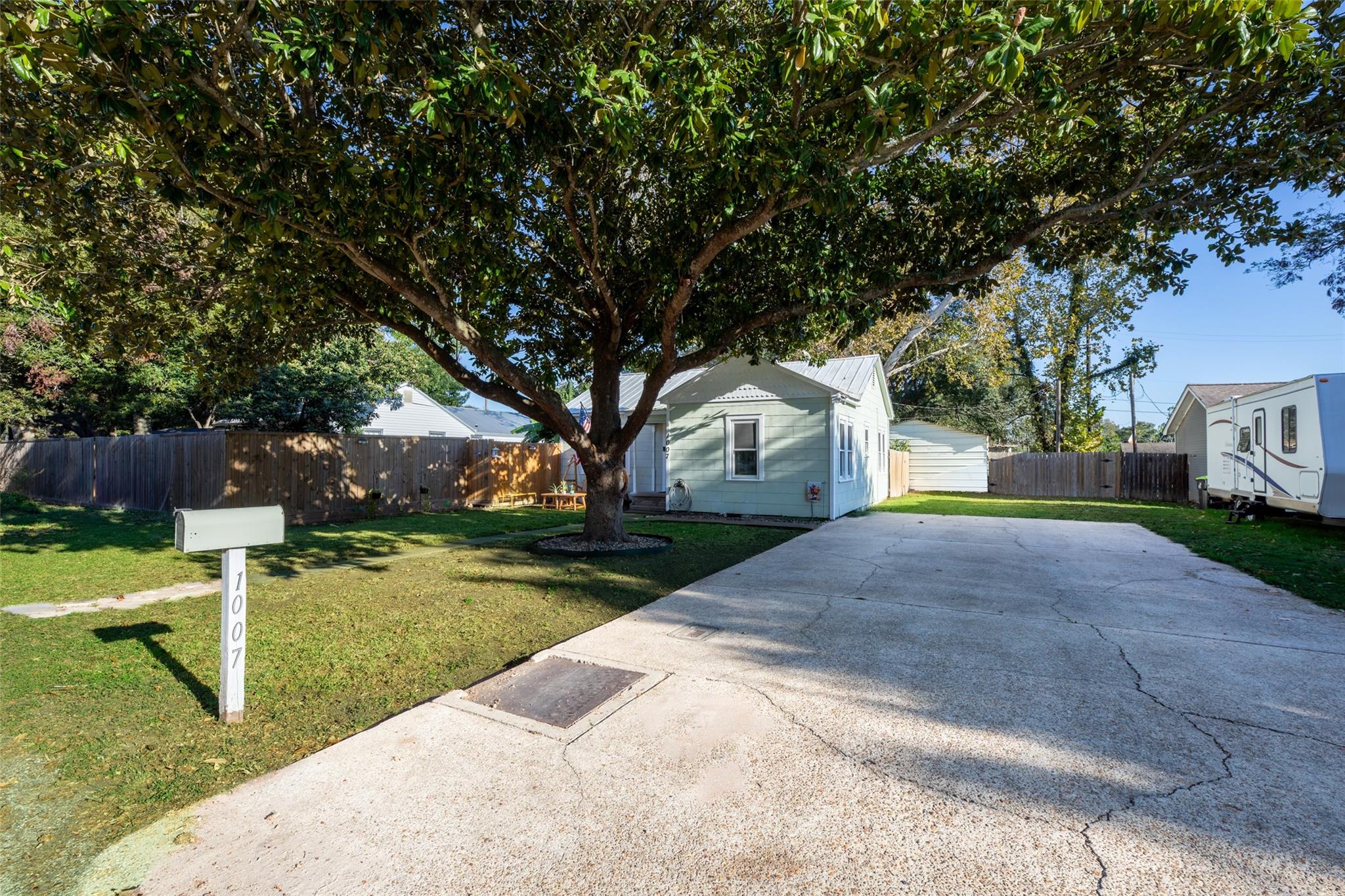 1007 Breezy Lane
