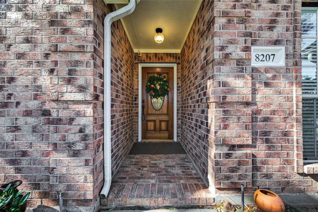 Photo of 8207 Broken Timber Way, Houston, TX 77095 (MLS # 44068518)