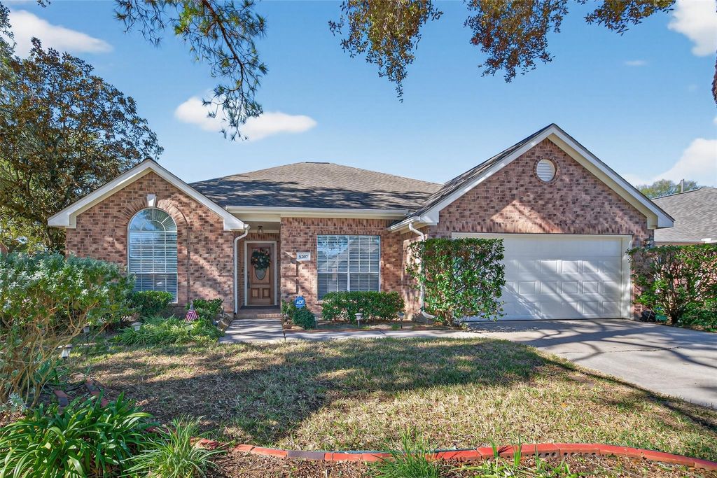 Photo of 8207 Broken Timber Way, Houston, TX 77095 (MLS # 44068518)