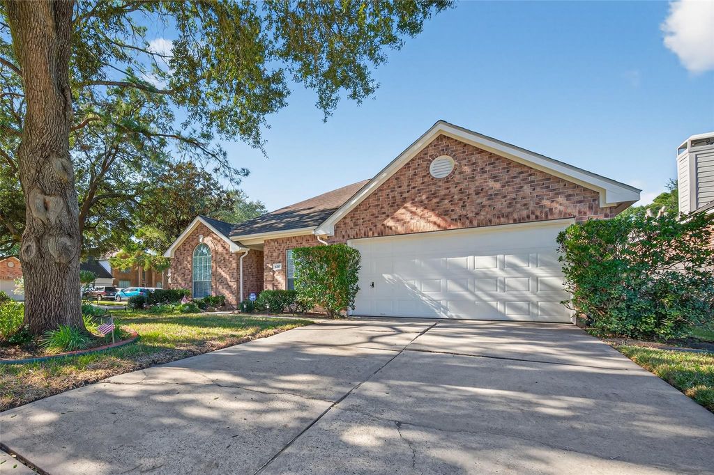 Photo of 8207 Broken Timber Way, Houston, TX 77095 (MLS # 44068518)