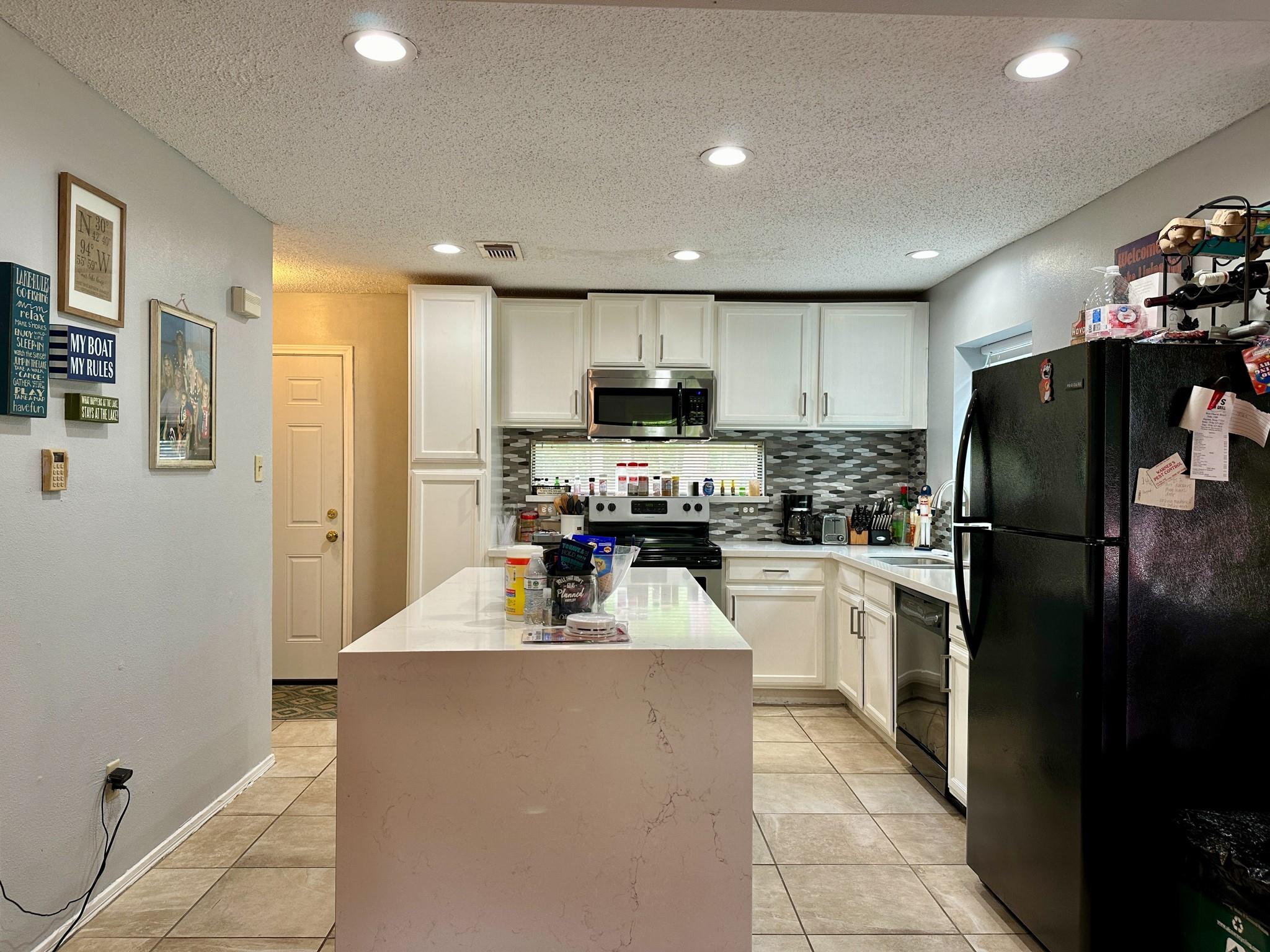 200 Fountain Lake W 128