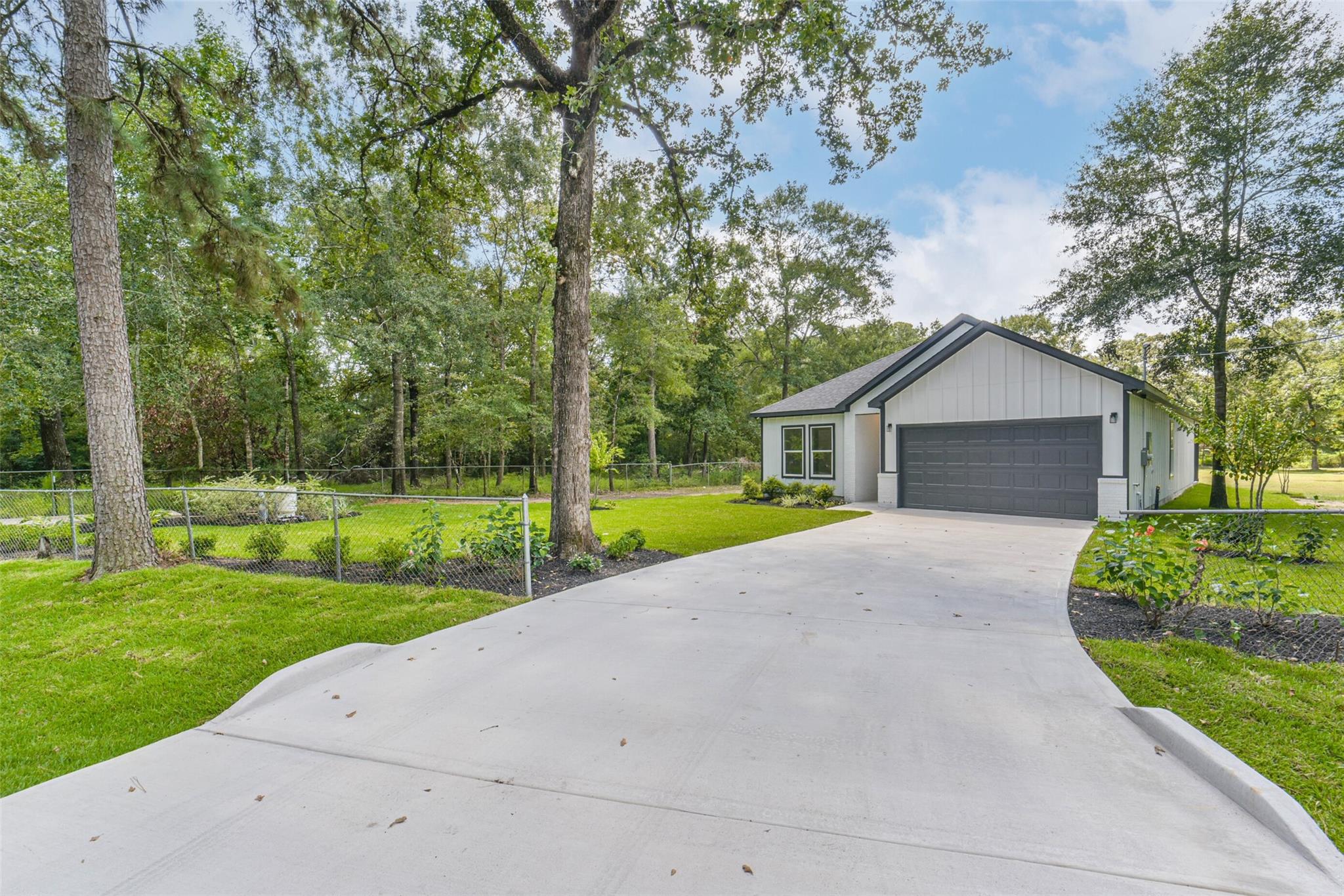 Conroe, Texas 77302, United States, 4 Bedrooms Bedrooms, ,2 BathroomsBathrooms,Residential,Active,193393