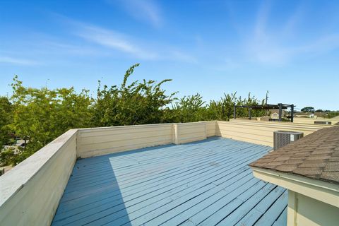 Tiny photo for 5310 Larkin Street #B, Houston, TX 77007 (MLS # 73908572)