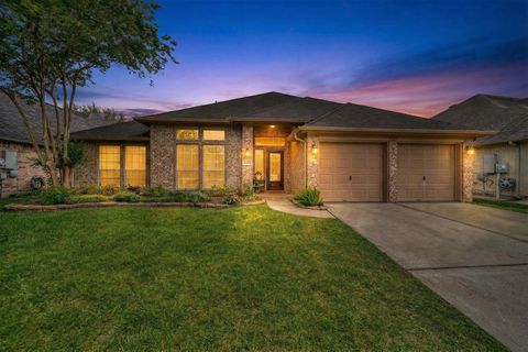 Photo of 1575 Garden Lakes Drive, Friendswood, TX 77546 (MLS # 38434563)