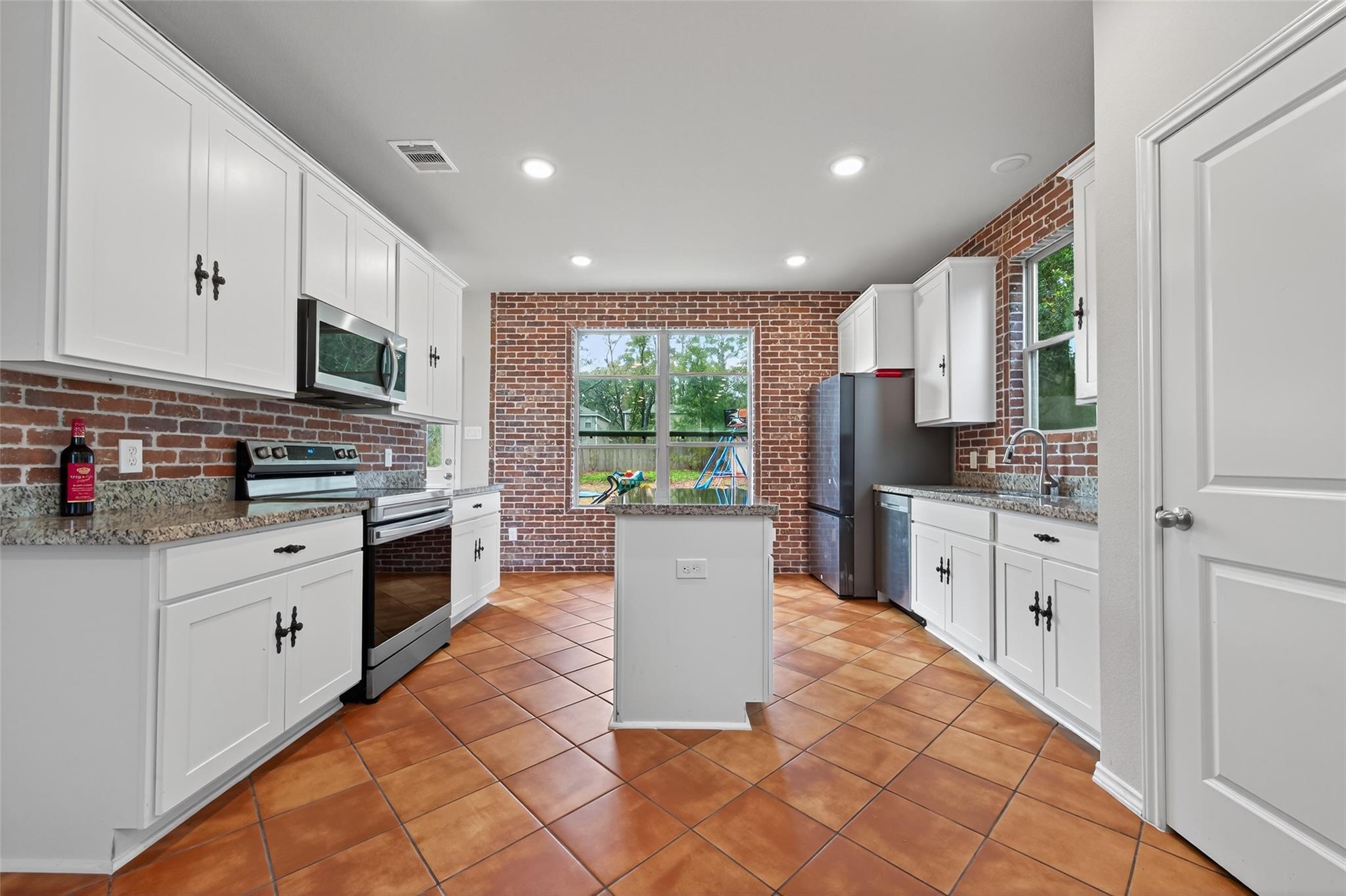 804 Pearl River Drive