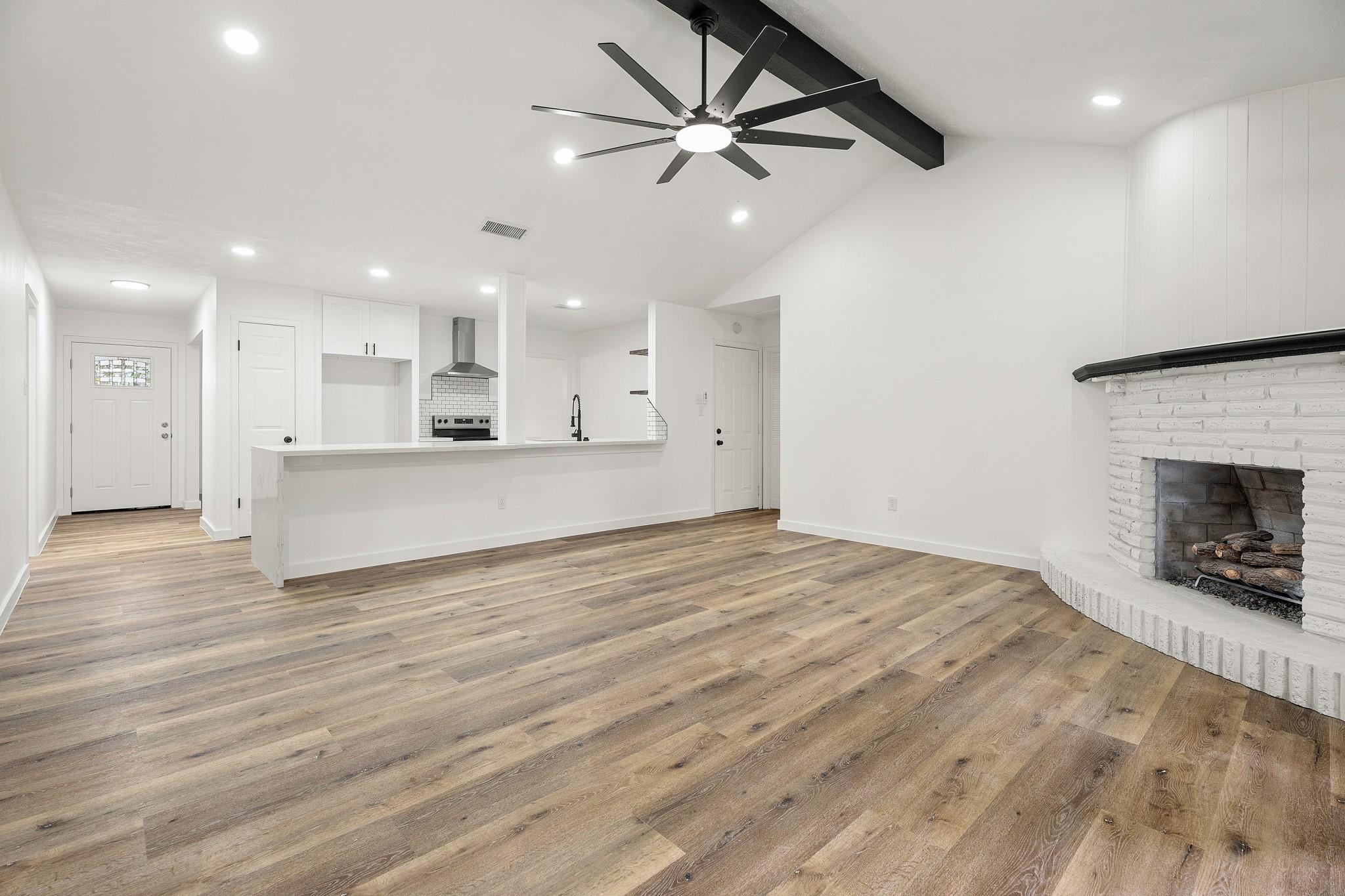 16114 Reseda Circle
