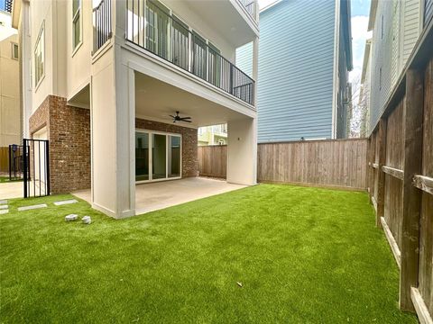 1140 W 16th St Street Houston TX 77008