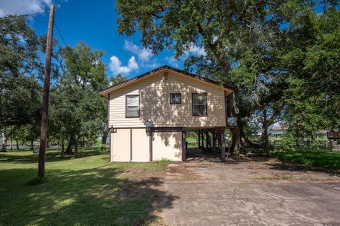 Photo of 69 Live Oak Bend, Bay City, TX 77414 (MLS # 65895643)