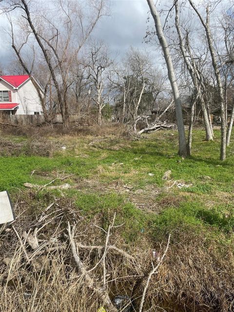 2214 Kirk Street Houston TX 77026