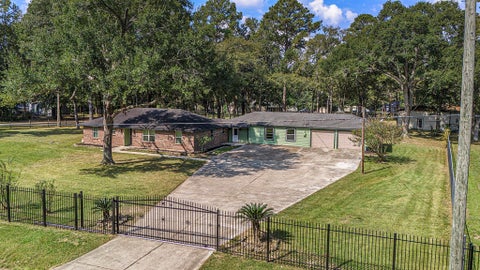 Homes For Sale - 31803 Pleasant Valley Road<br/> Magnolia, TX 77354