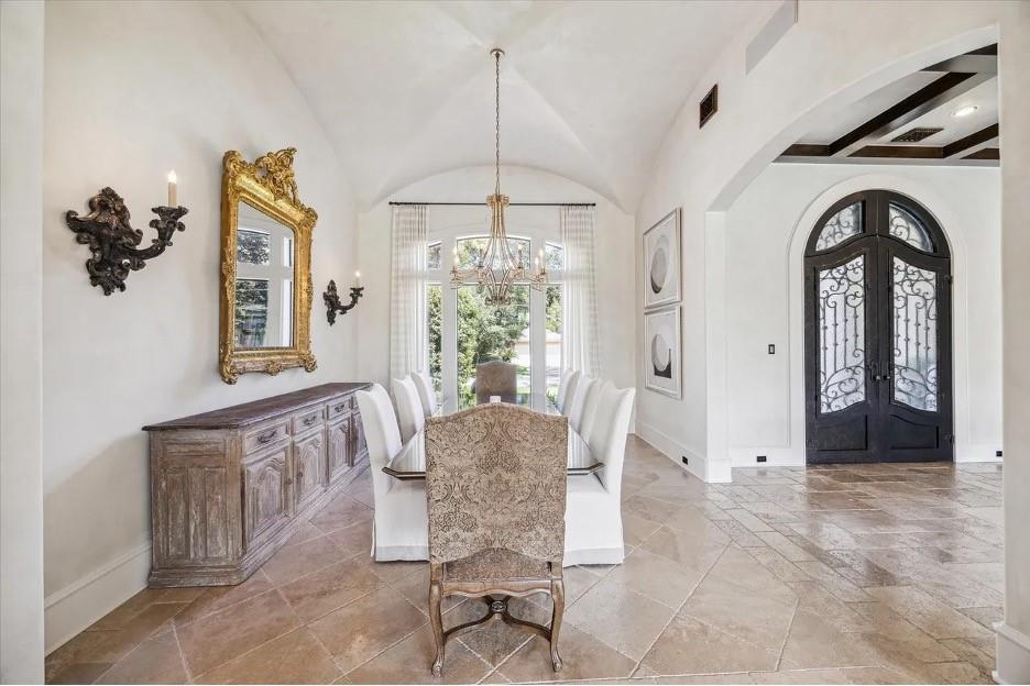 6015 Glencove Street