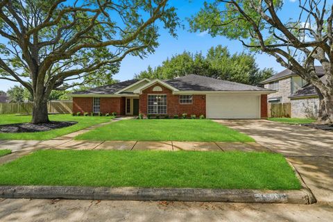 Photo of 16203 Canario Drive, Houston, TX 77083 (MLS # 3073078)