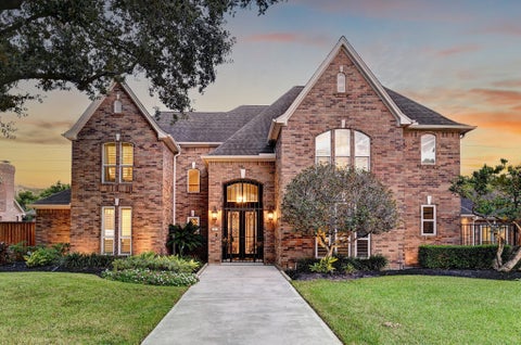 Photo of 919 Bayou Parkway, Houston, TX 77077 (MLS # 72286519)