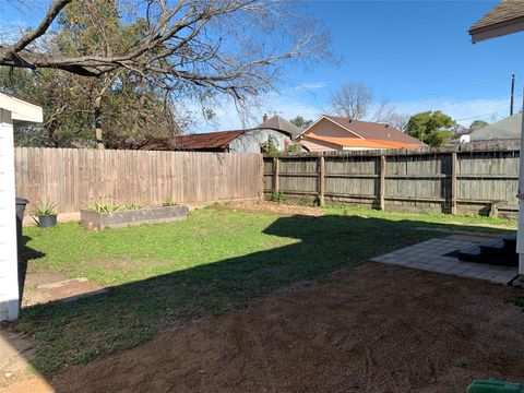 Tiny photo for 206 Cosmos Street, Houston, TX 77009 (MLS # 11631106)