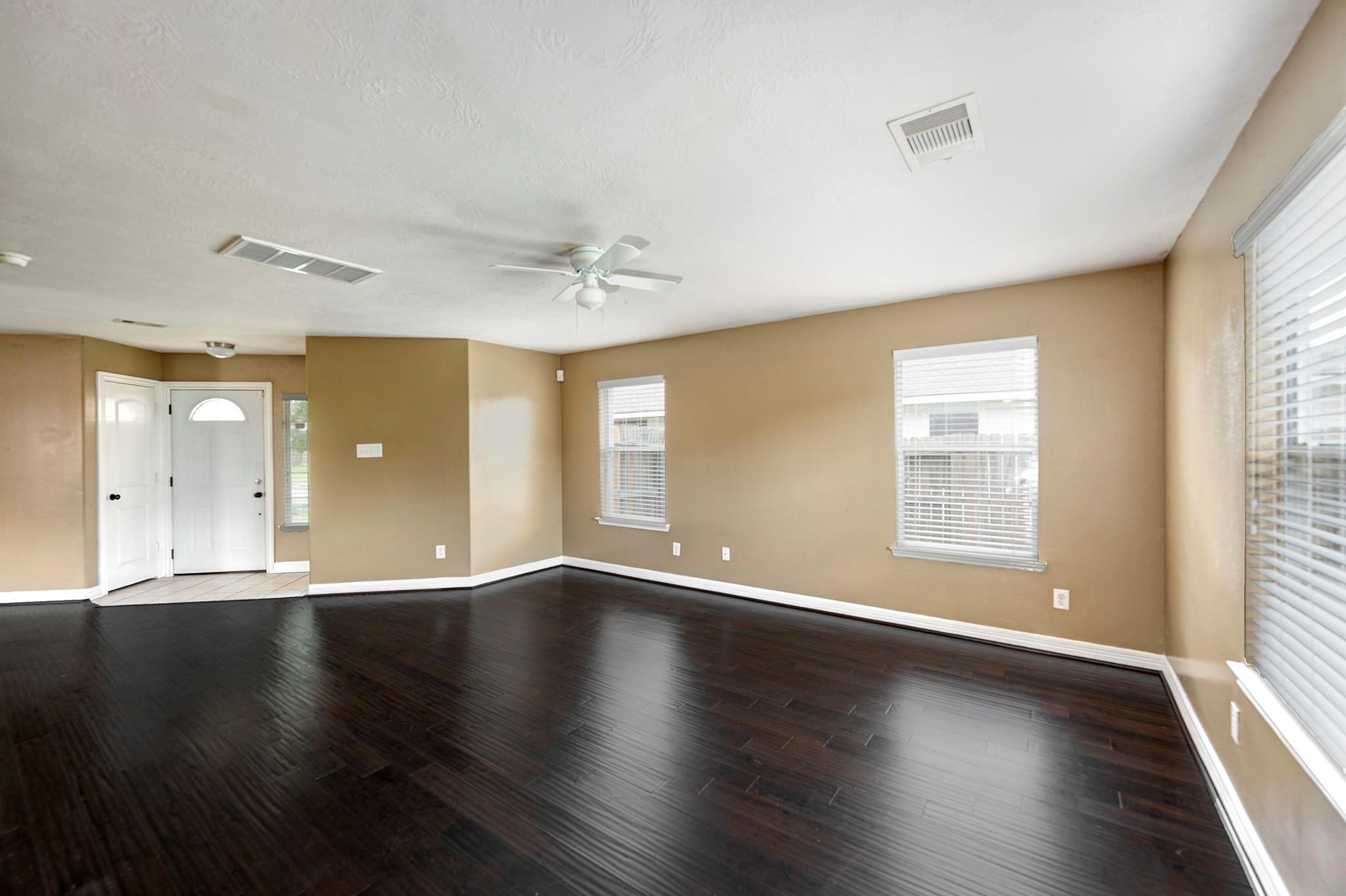 1915 Sable Glen Court