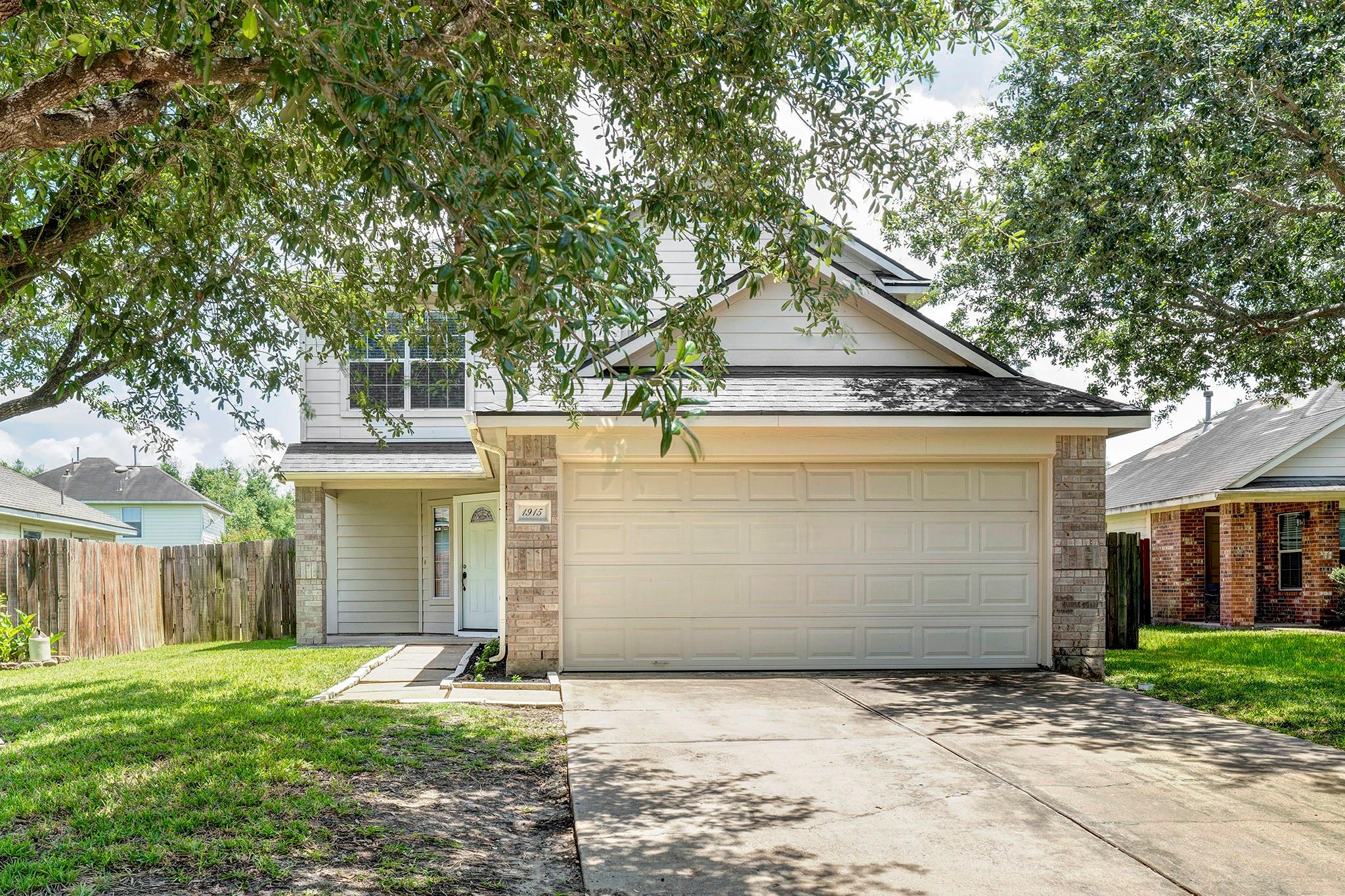 1915 Sable Glen Court