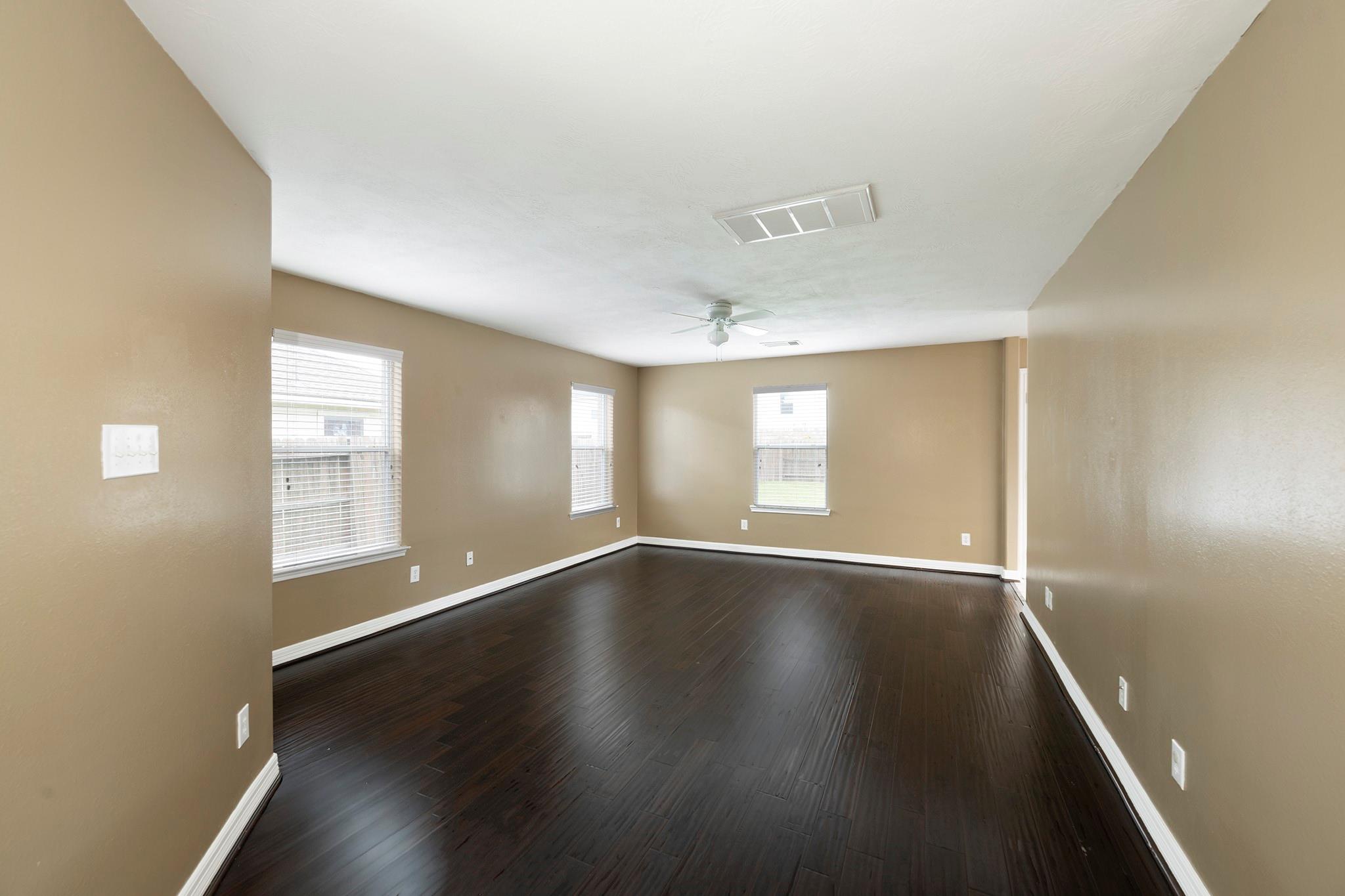 1915 Sable Glen Court