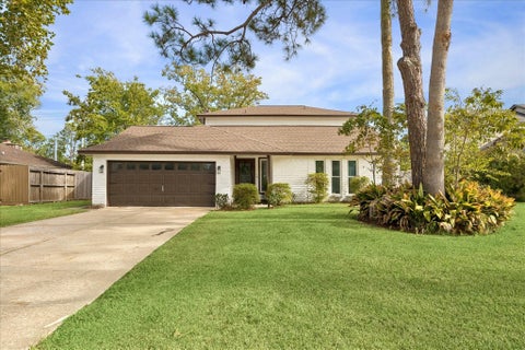 Photo of 414 Westwood Drive, Friendswood, TX 77546 (MLS # 38886911)