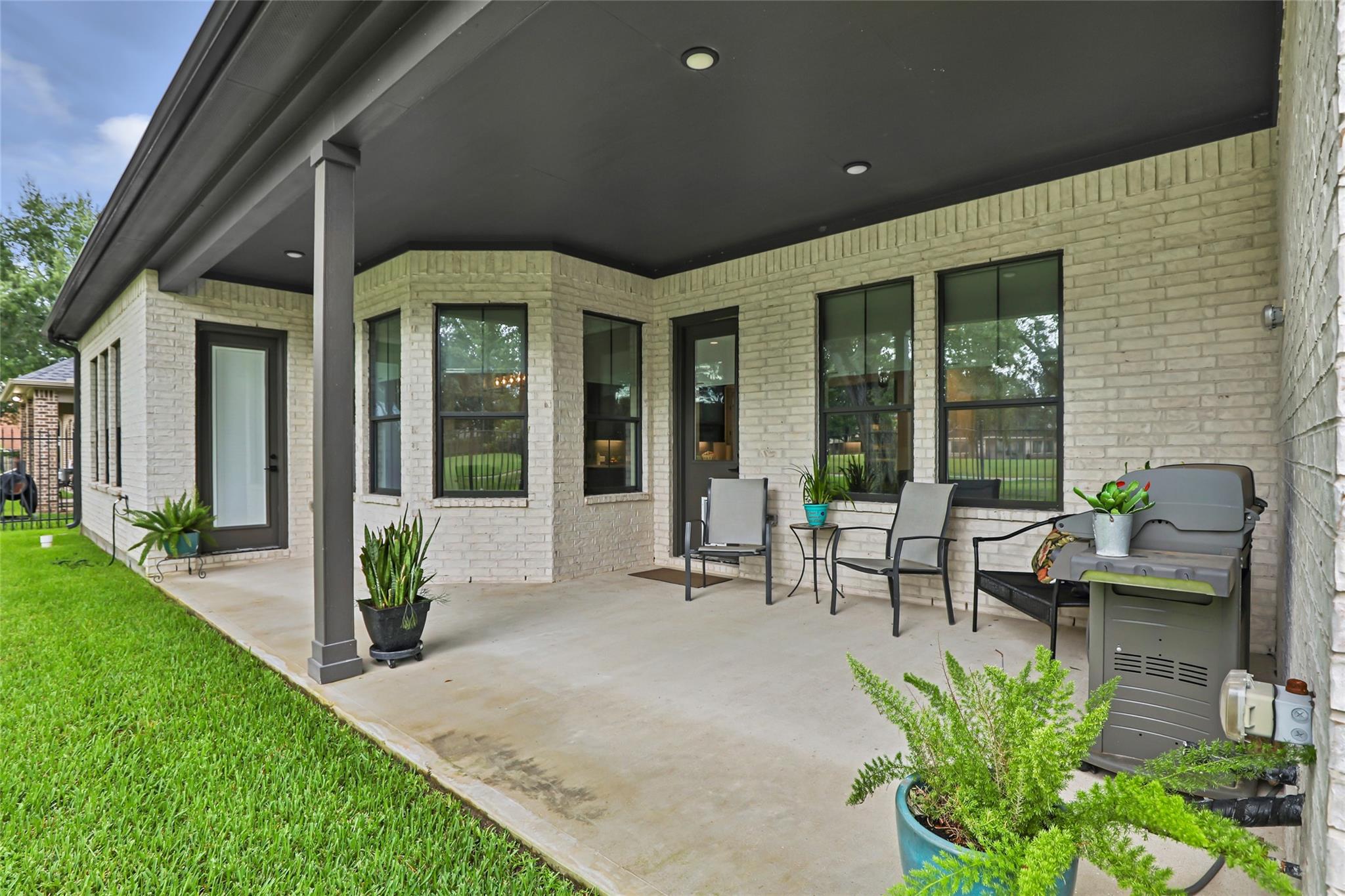 8310 Cross Country Drive