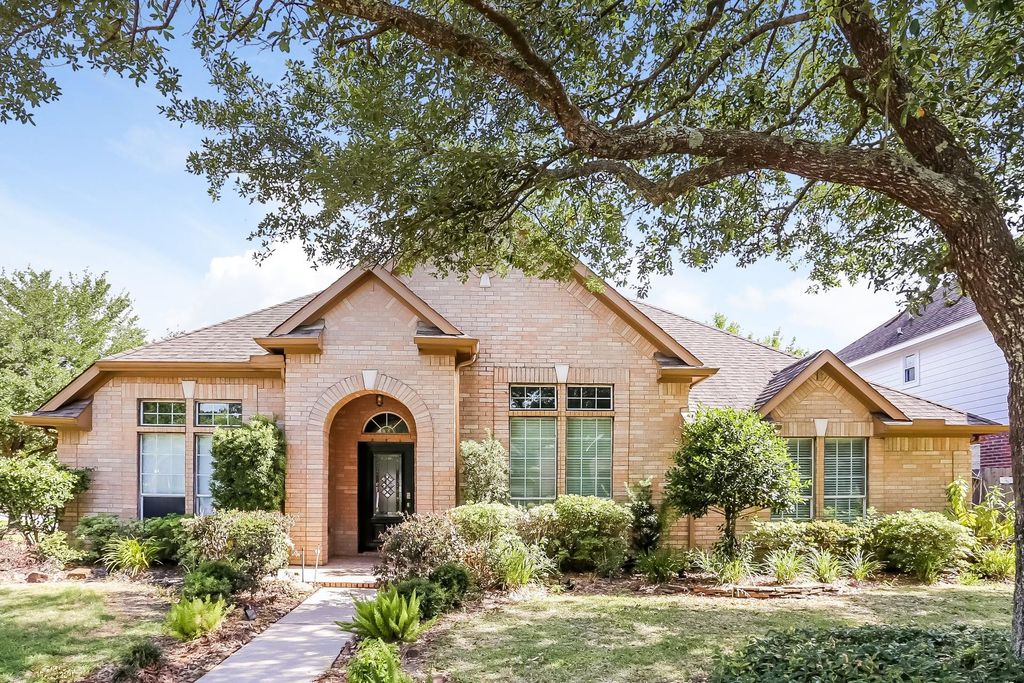 Photo of 13207 Castlecombe Drive, Houston, TX 77044 (MLS # 82610749)