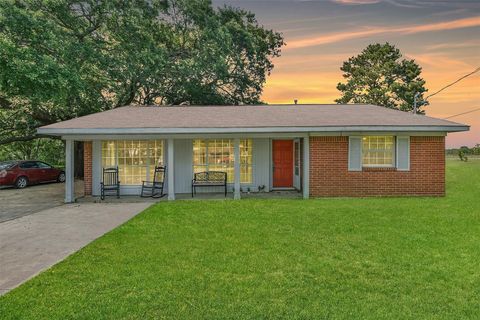 Photo of 107 Sunset Heights Avenue, Dayton, TX 77535 (MLS # 80801155)