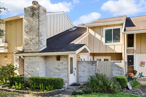 Photo of 11521 Village Place Drive #154, Houston, TX 77077 (MLS # 46561721)