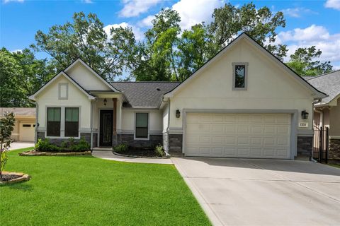 Photo of 13211 Doral Circle, Montgomery, TX 77356 (MLS # 54043402)