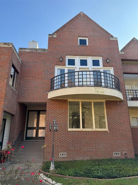 Photo of 11842 Taylorcrest Road, Houston, TX 77024 (MLS # 35233818)