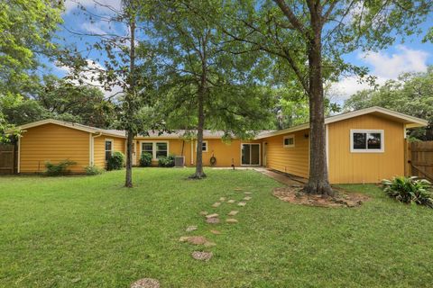 Photo of 1805 Willow Street, Liberty, TX 77575 (MLS # 35238618) Photo of 1805 Willow Street, Liberty, TX 77575 (MLS # 35238618)