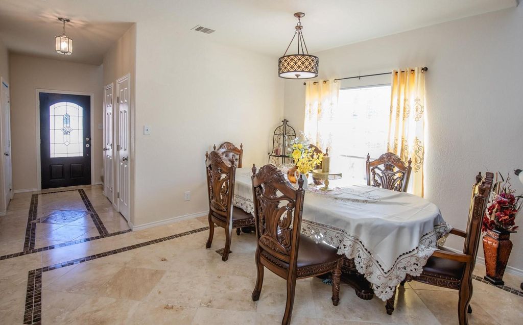 Photo of 6718 Poplar Bend Lane, Dickinson, TX 77539 (MLS # 76285272)