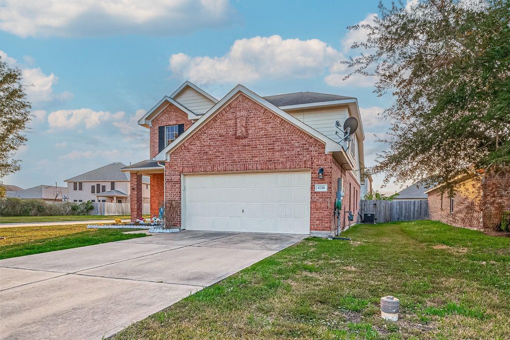 Photo of 6718 Poplar Bend Lane, Dickinson, TX 77539 (MLS # 76285272)