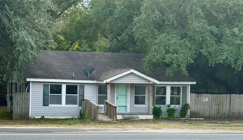 Photo of 410 E 1st Street, Groveton, TX 75845 (MLS # 6590958)