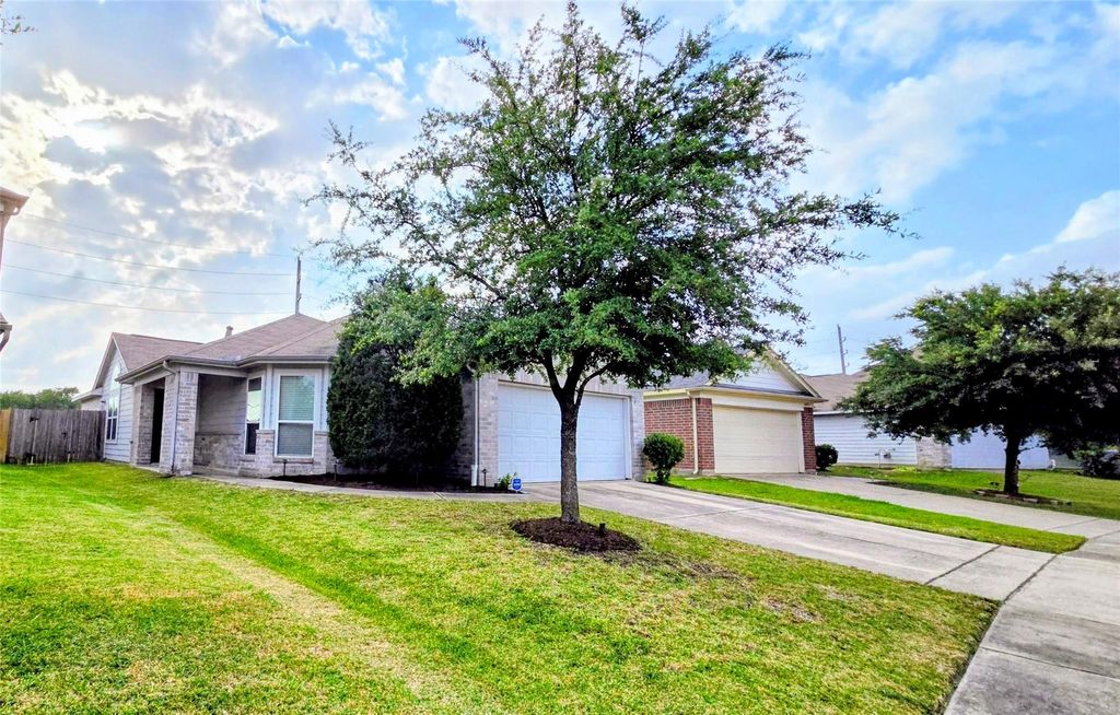 Photo of 18727 N Young Elm Circle, Houston, TX 77073 (MLS # 26512782)