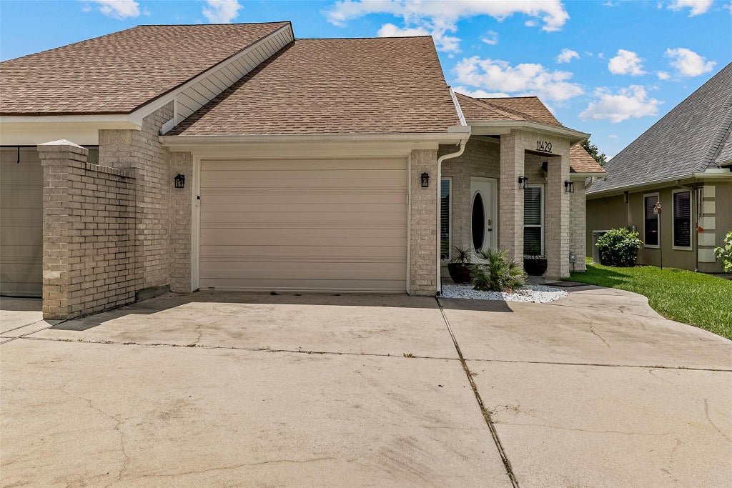 Photo of 11429 Outrigger Drive Dr, Willis, TX 77318 (MLS # 91036759)