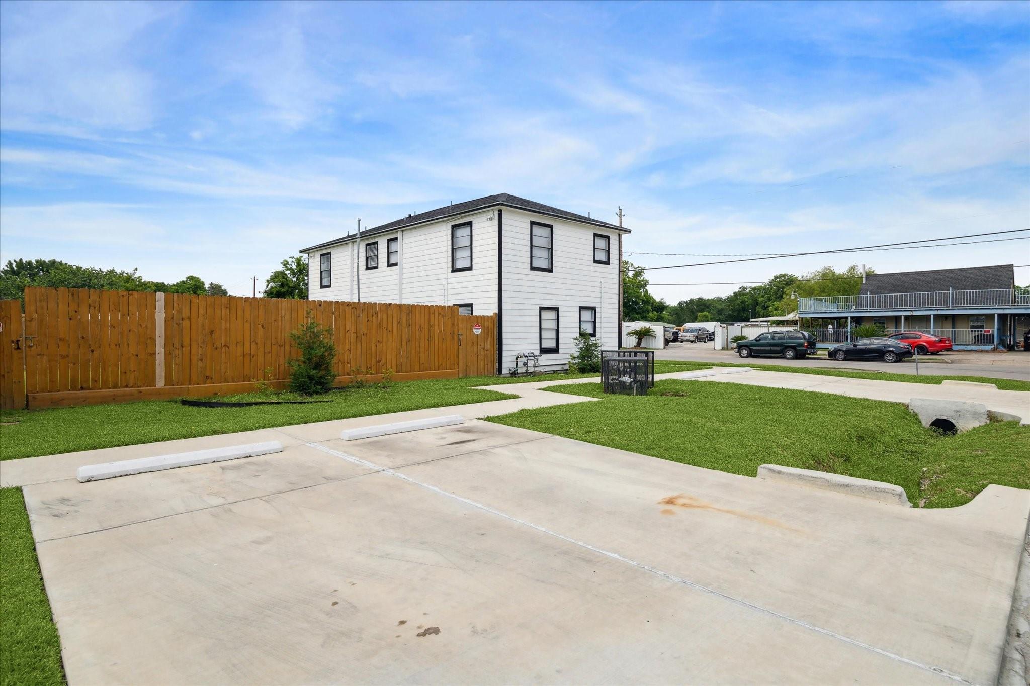 904 Beverly Ave/1009 Witter St