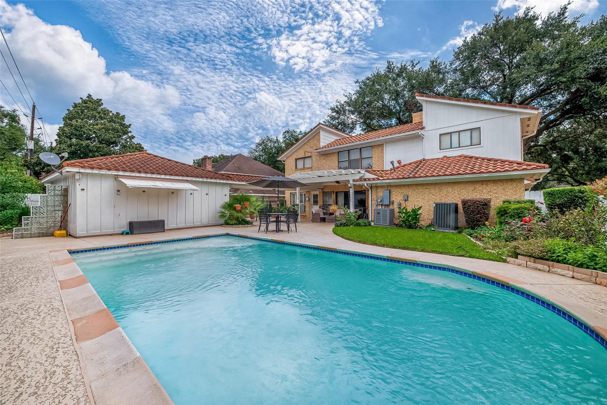 1755 Carriage Way