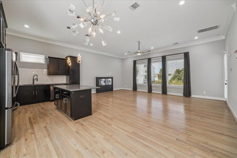 Photo of 1544 W 23rd Street, Houston, TX 77008 (MLS # 59815903)