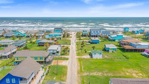 Photo of 231 Coral Court, Surfside Beach, TX 77541 (MLS # 72420679)