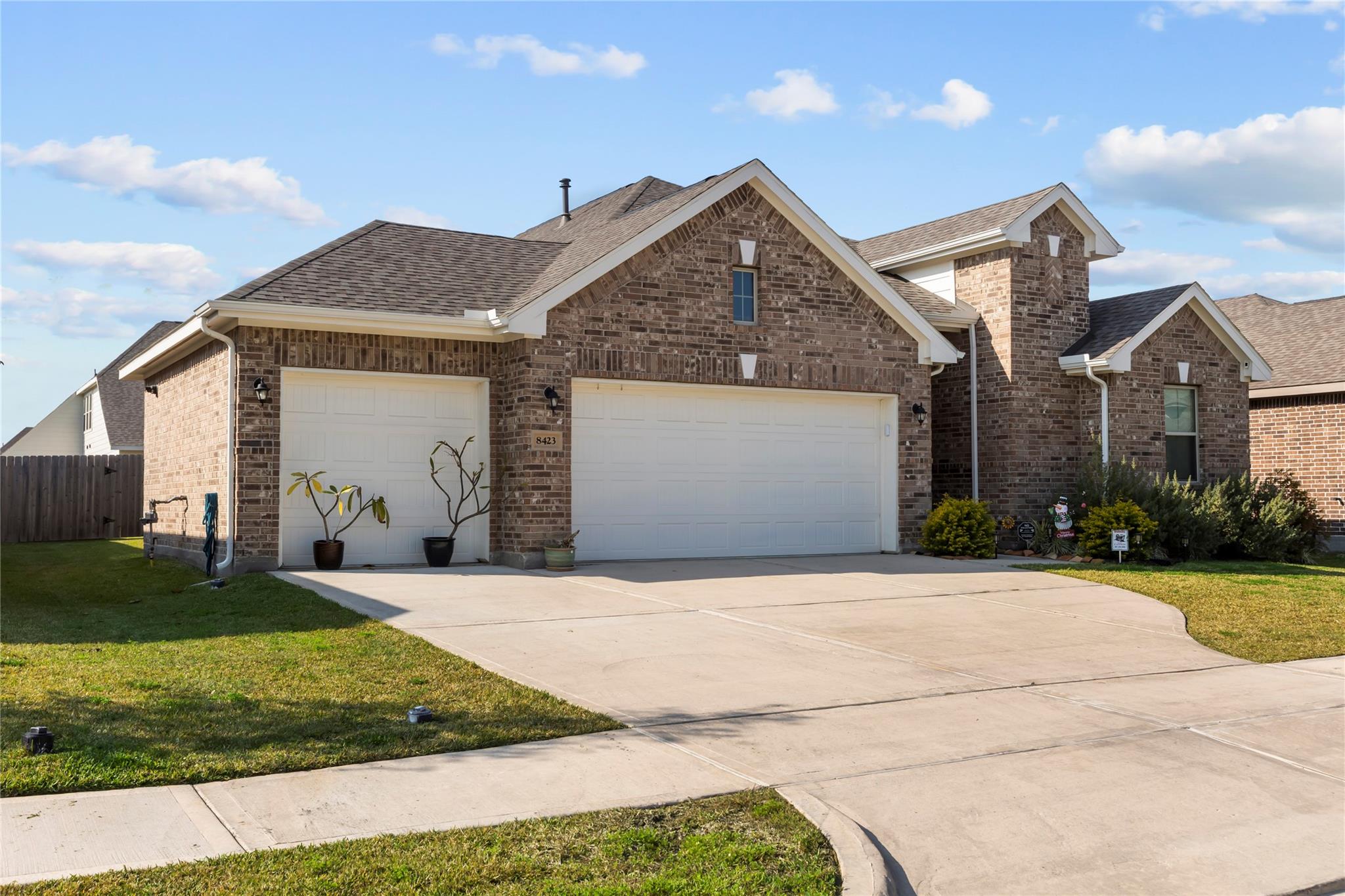 8423 Moonlight Bay Circle