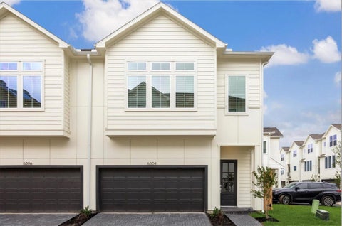 Photo of 6304 Brighton Oaks Lane, Houston, TX 77008 (MLS # 21652030)