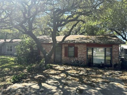 Photo of 231 N 7th Street, Aransas Pass, TX 78336 (MLS # 82487955)