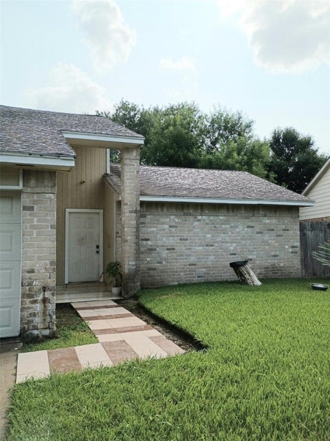Photo of 6538 La Violetta Drive, Houston, TX 77083 (MLS # 24648569)