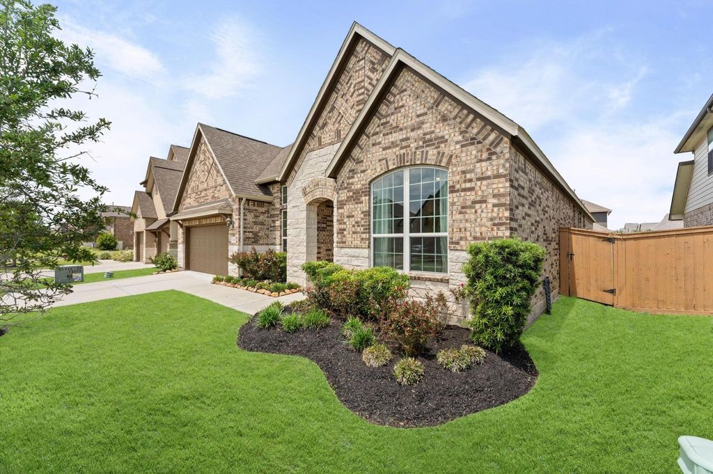 Photo of 12616 Playa Cove Lane, Texas City, TX 77568 (MLS # 20583211)