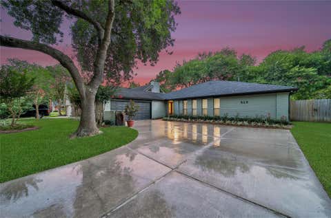 Photo of 813 E Green Belt Drive, Sugar Land, TX 77498 (MLS # 58519975)