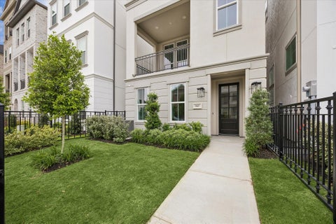 Photo of 3707 Somerset York Lane, Houston, TX 77055 (MLS # 98115845)