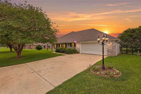 Photo of 8565 Sunflower Lane, Beaumont, TX 77705 (MLS # 62204354)