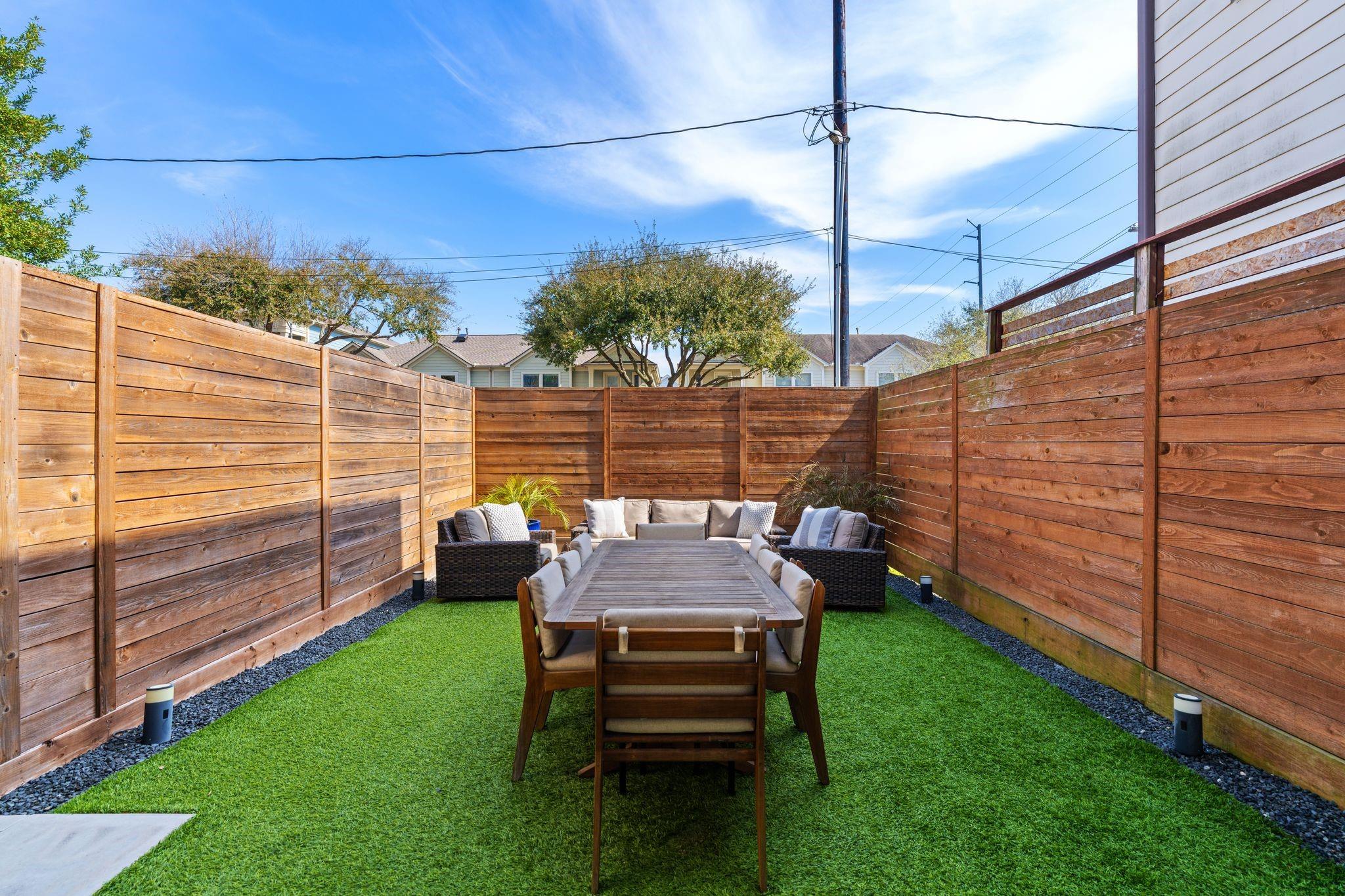 807 Nicholson Street