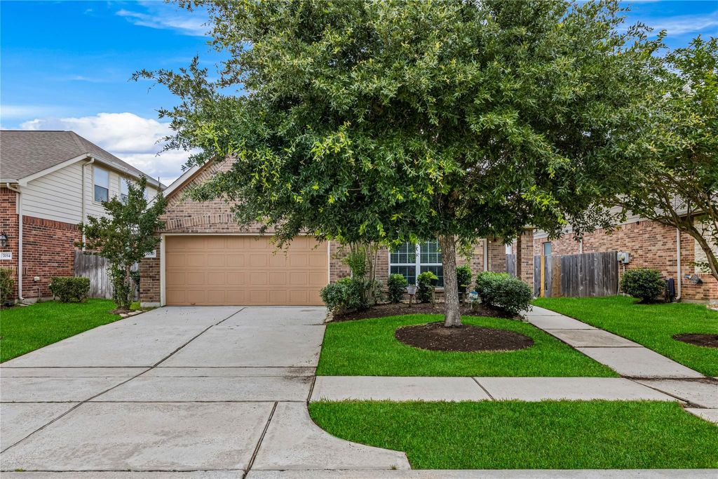 Photo of 7030 Villa Mountain Lane, Spring, TX 77379 (MLS # 64946920)
